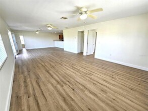 9458 Anita Ave in Englewood, FL - Building Photo - Building Photo