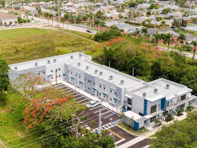 24705 SW 129th Ave in Princeton, FL - Building Photo - Building Photo