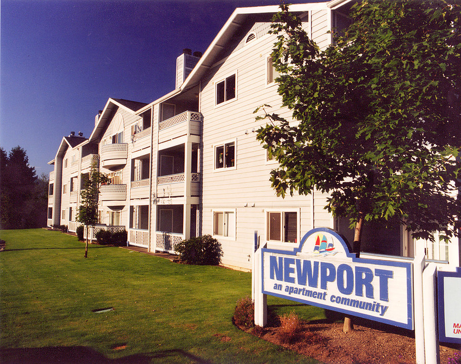 Newport Apartments in Bellingham, WA - Foto de edificio