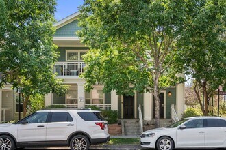 7462 E 28th Ave in Denver, CO - Building Photo - Building Photo