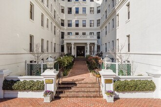 2123 California St NW in Washington, DC - Building Photo - Building Photo