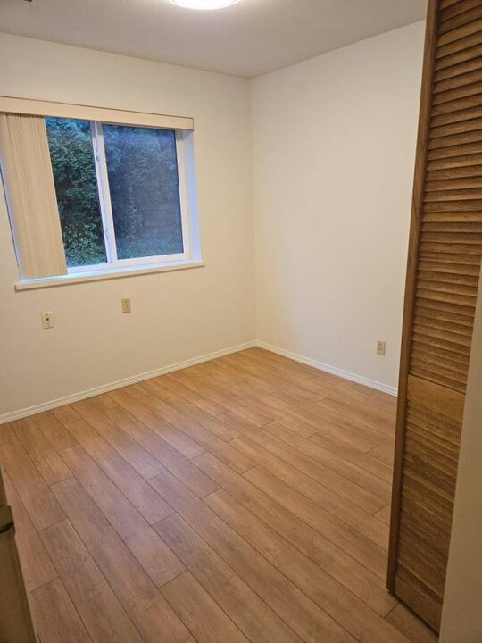 731 Como Lake Ave in Coquitlam, BC - Building Photo