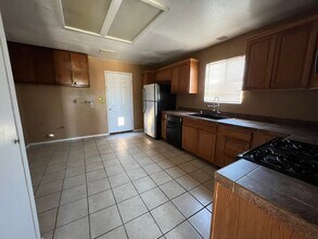 419 W Wilson Ave in Ridgecrest, CA - Building Photo - Building Photo