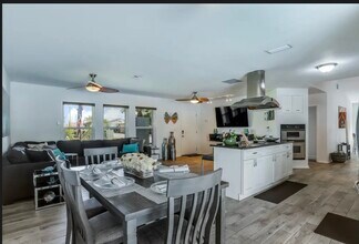 1518 SE 32nd St in Cape Coral, FL - Building Photo - Building Photo