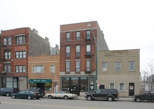 1321 W Grand Ave in Chicago, IL - Building Photo - Building Photo