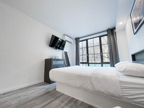 433 W 53rd St in New York, NY - Building Photo - Building Photo