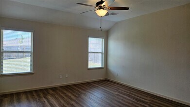 23707 Water Hickory Dr in Tomball, TX - Building Photo - Building Photo