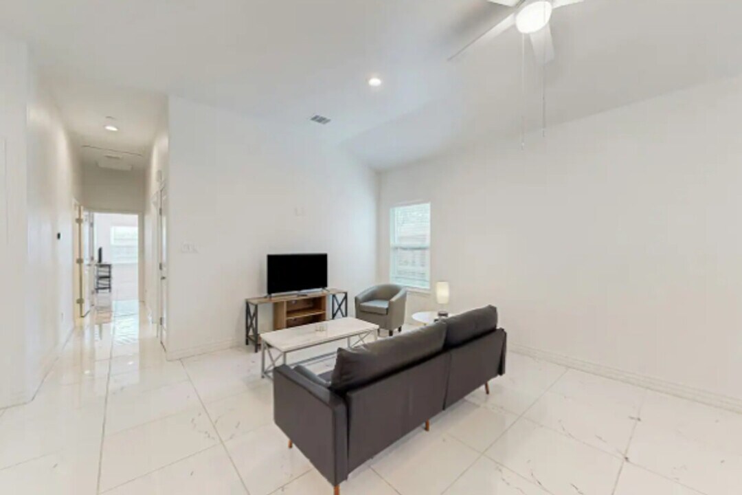 706 5th St in Corpus Christi, TX - Building Photo