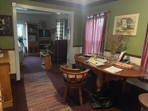 526 1/2 E 7th St in Duluth, MN - Foto de edificio - Building Photo