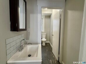 585 Winchester Ave in New Haven, CT - Building Photo - Building Photo