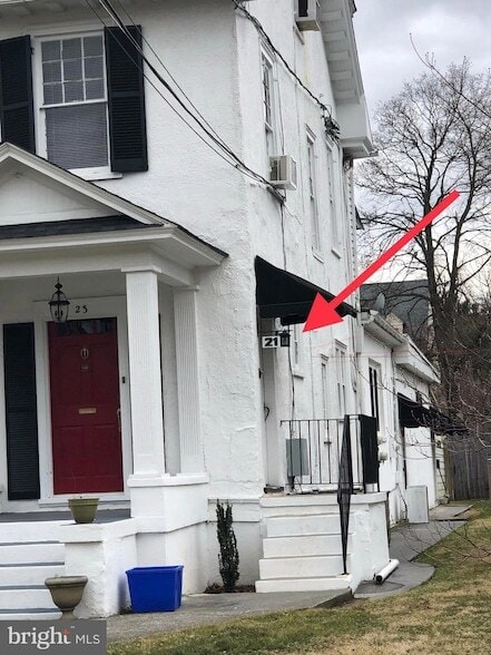 21 S Stewart St in Winchester, VA - Building Photo - Building Photo