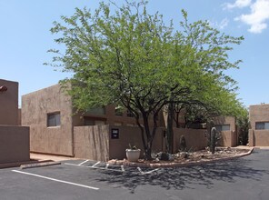 Sunrise Casitas in Tucson, AZ - Building Photo - Building Photo