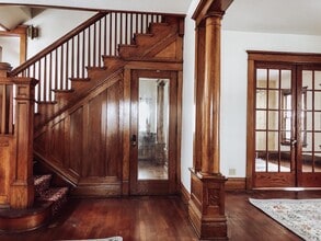 1882 Loras Blvd in Dubuque, IA - Building Photo - Building Photo