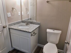 152 Varsity Cir in Huntsville, TX - Building Photo - Building Photo