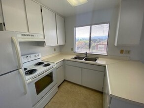 1102 Sixth St in Monterey, CA - Building Photo - Building Photo