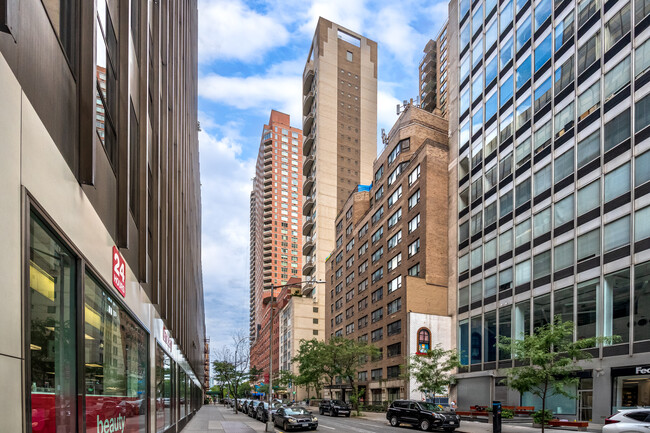 The Octavia Condominium in New York, NY - Foto de edificio - Building Photo