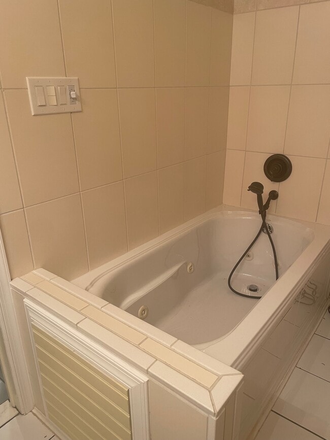 property at 6605 Ellenwood Dr