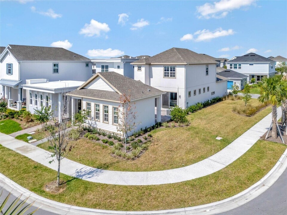 13640 McMillan Dr in Orlando, FL - Foto de edificio