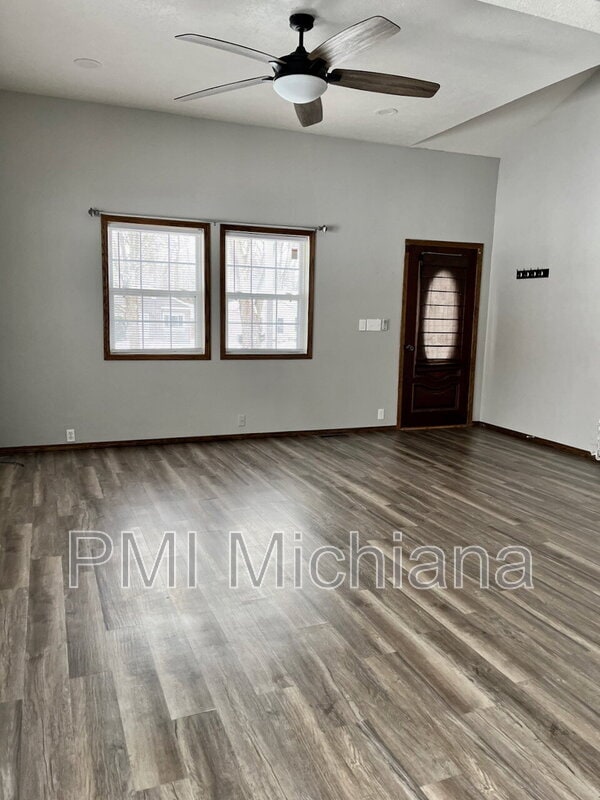 19901 Oakdale Ave in South Bend, IN - Building Photo - Building Photo