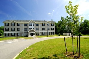 Orchard Trails in Orono, ME - Building Photo