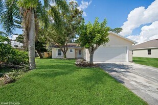 3438 SW Martin St in Port St. Lucie, FL - Building Photo