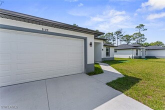 3111 40th St W in Lehigh Acres, FL - Building Photo - Building Photo