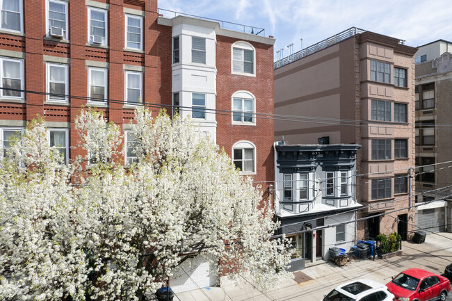 521 Adams St in Hoboken, NJ - Building Photo - Building Photo