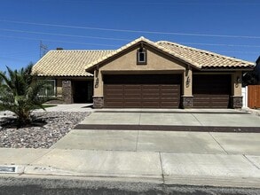 12660 High Desert Rd in Victorville, CA - Building Photo - Building Photo