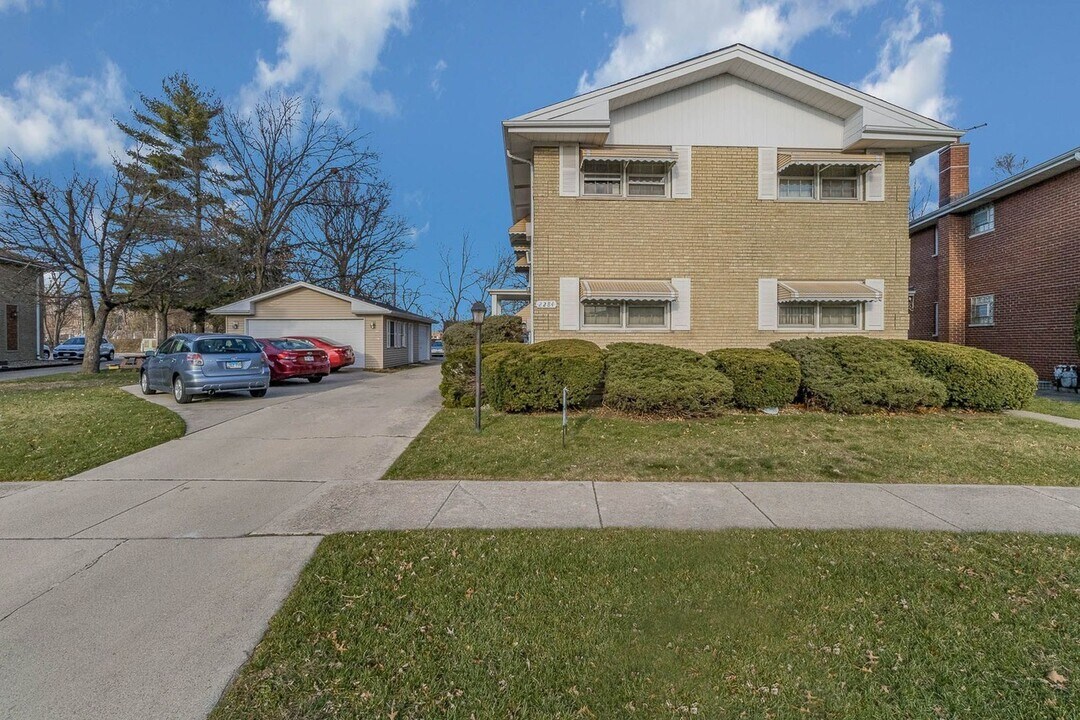2284 182nd Pl, Unit 2B in Lansing, IL - Foto de edificio