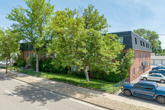 Avanti Apartments in Englewood, CO - Building Photo - Building Photo