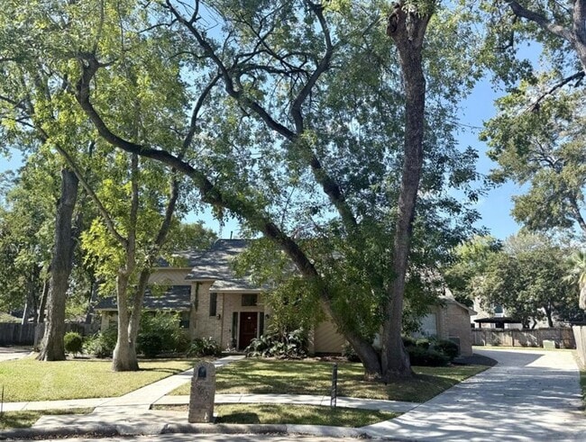 1903 Fawn Way Ct