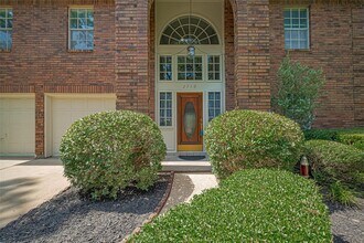 2710 Double Lake Dr in Missouri City, TX - Building Photo - Building Photo