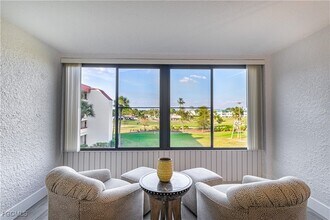 7402 Lake Breeze Dr in Ft. Myers, FL - Building Photo - Building Photo