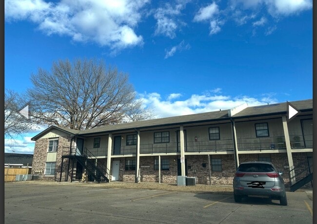 property at 320 S Wyandotte Ave