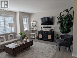 11 Sportsman Hill St in Kitchener, ON - Building Photo - Building Photo