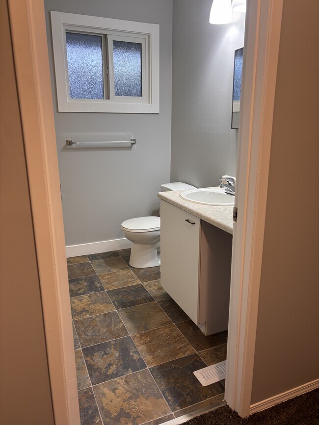 1900-3001900 Strathcona Ave in Prince George, BC - Building Photo - Building Photo