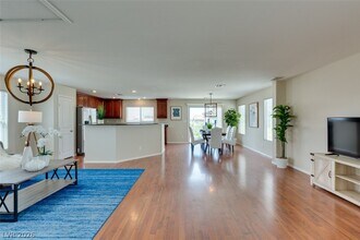 304 Windsor Ridge Ave in Las Vegas, NV - Building Photo - Building Photo