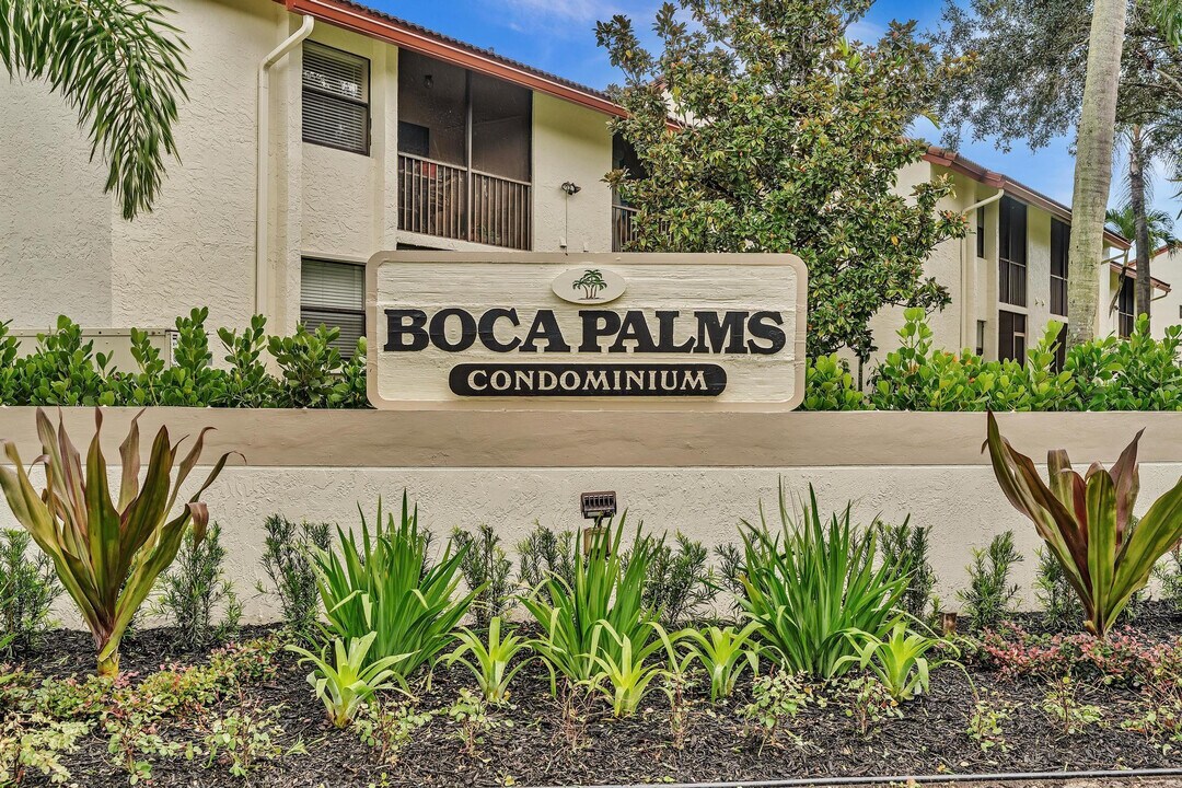 22040 Palms Way in Boca Raton, FL - Building Photo