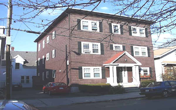 31 W Baltimore St in Lynn, MA - Building Photo