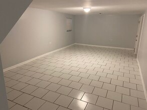 3425 N Harding Ave, Unit Garden Apt in Avondale in Chicago, IL - Building Photo - Building Photo