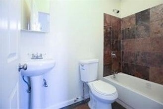 29 Buffalo Ave, Unit 3 bedroom in Brooklyn, NY - Foto de edificio - Building Photo