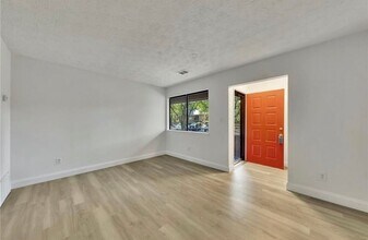 43 Country Pl Ct in Alpharetta, GA - Foto de edificio - Building Photo