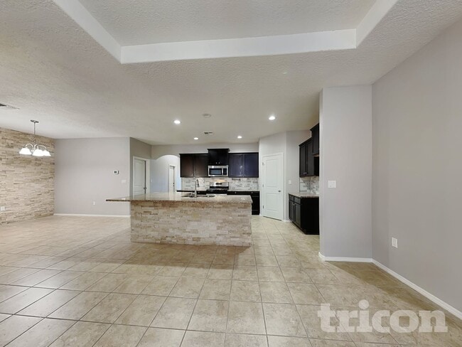 1811 Camino Cancun in Los Lunas, NM - Foto de edificio - Building Photo