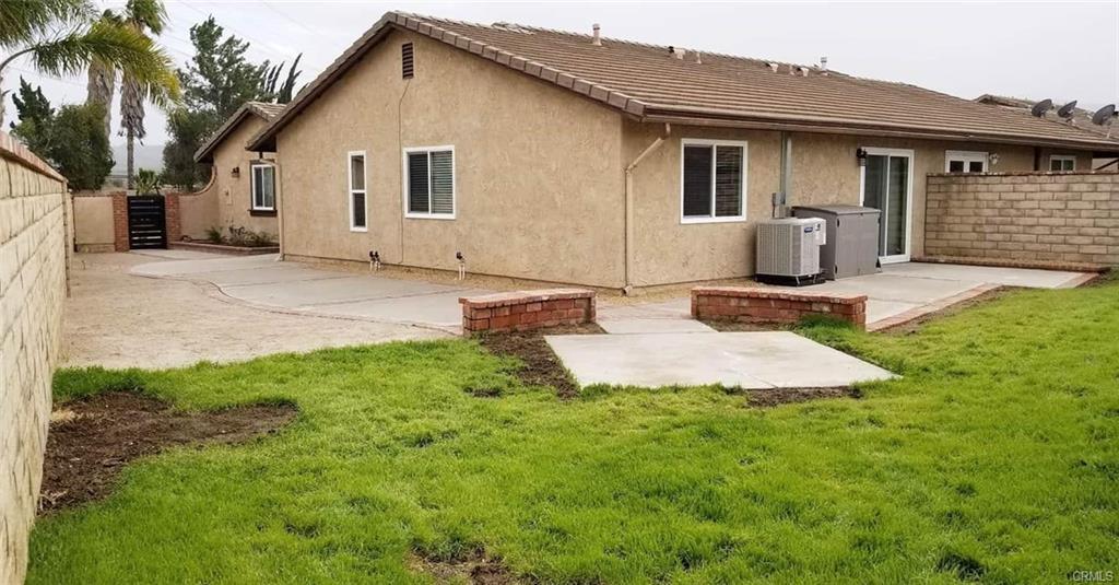 23205 Faisan Ct in Santa Clarita, CA - Building Photo