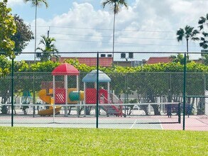 5201 Geneva Ct in Doral, FL - Building Photo - Building Photo