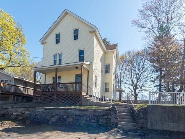 21 Maple St, Unit 2nd Floor