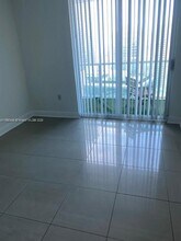 1250 S Miami Ave, Unit 3004 in Miami, FL - Building Photo - Building Photo