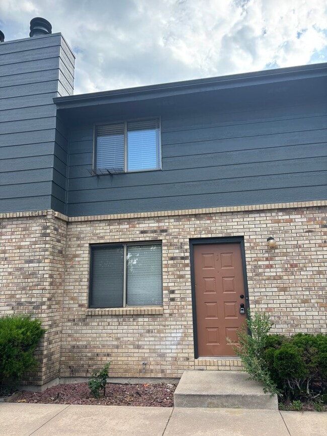 property at 1624 Azalea Dr