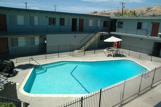 Delano Apartments in San Jose, CA - Foto de edificio - Building Photo