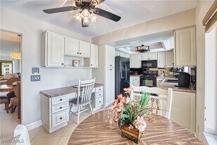 1784 Augusta Dr in Ft. Myers, FL - Building Photo